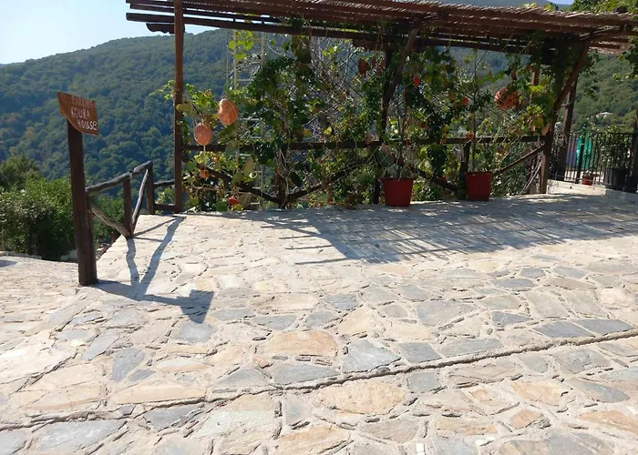 Ξυλοπετρα / Wood & Stone House