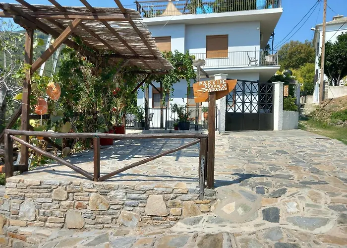 Ξυλοπετρα / Wood & Stone House